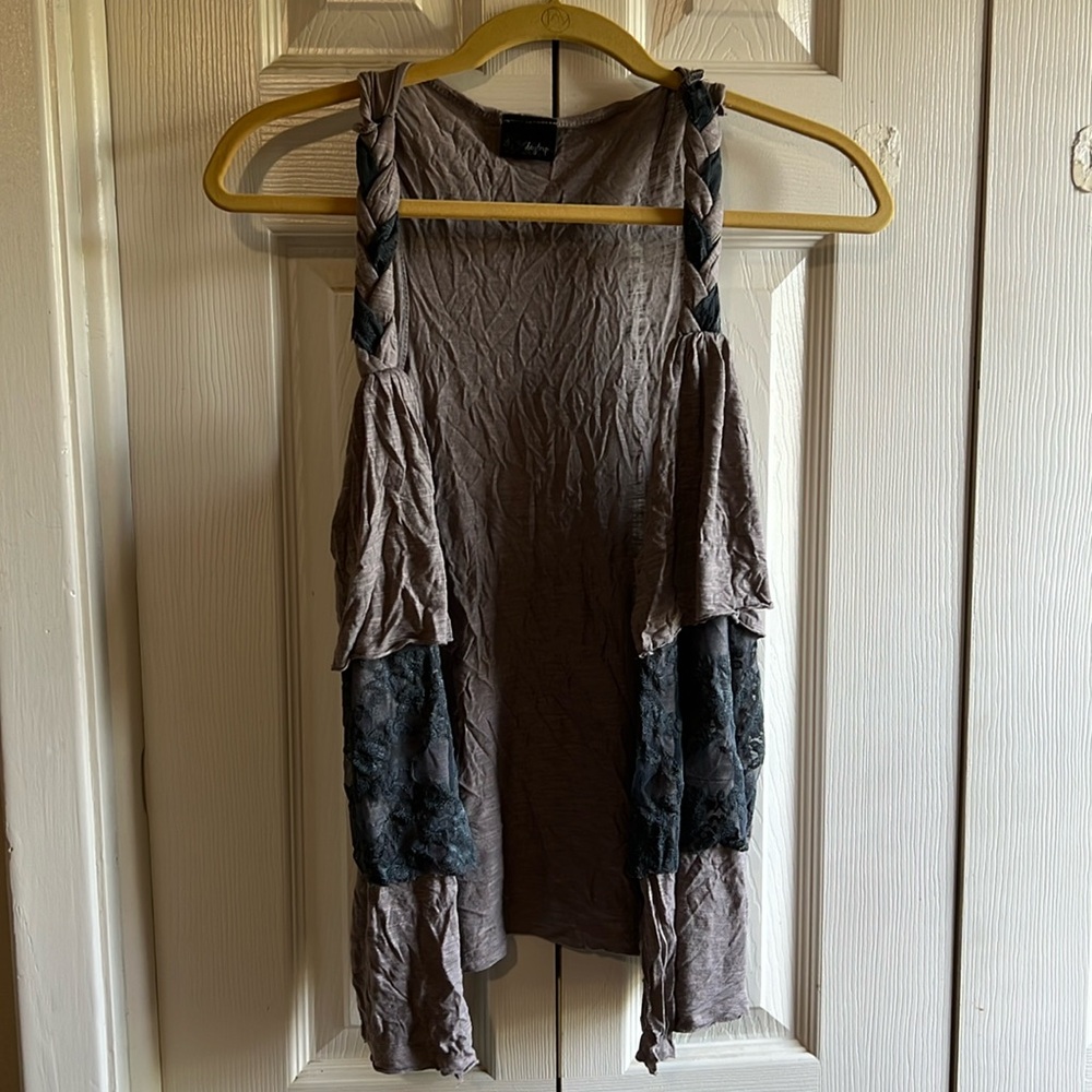 The Buckle Tank size L